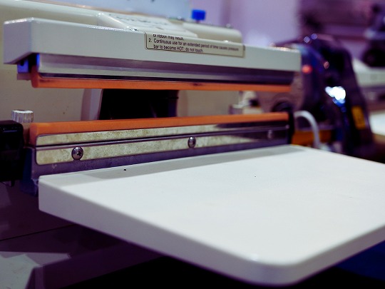 インパルス式シール機とは？仕組みとメリットを解説